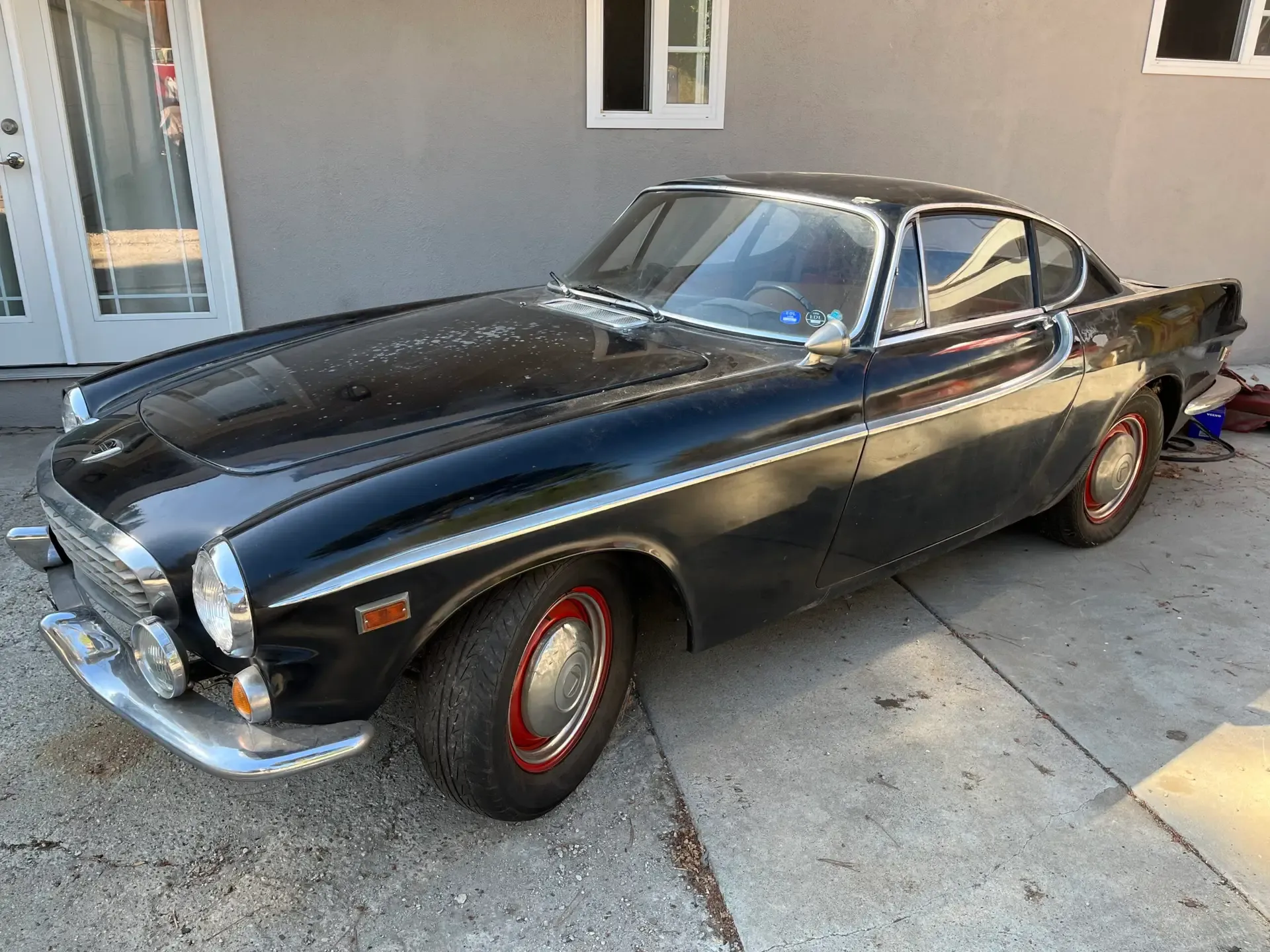 Verkochte Volvo P1800 coupe bij Alfa Mario