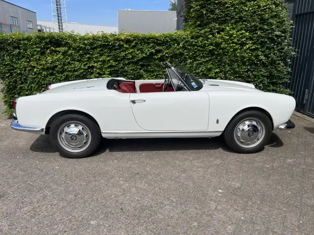 Alfa Romeo Giulia Spider 1962 foto 11