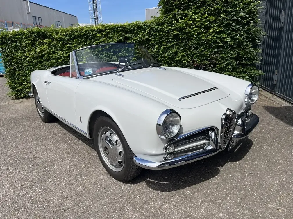 Alfa Romeo Giulia Spider 1962 bij Alfa Mario