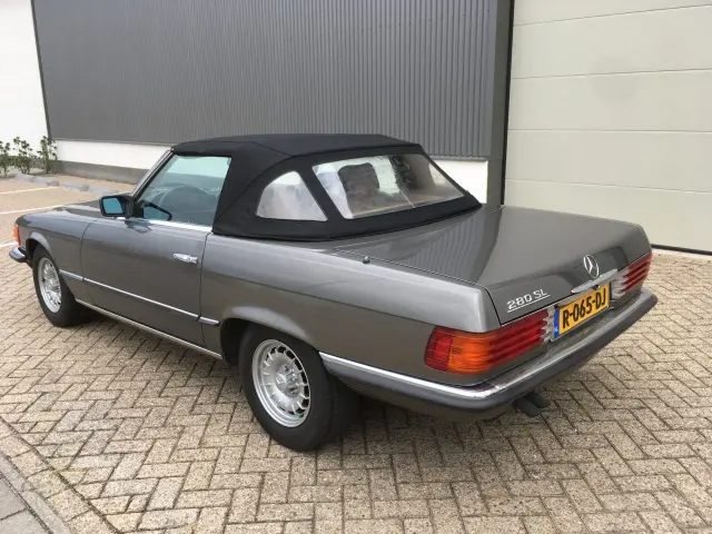 Mercedes-Benz 280 SL 1984 foto 11