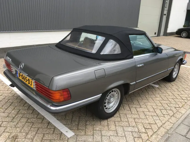 Mercedes-Benz 280 SL 1984 foto 14