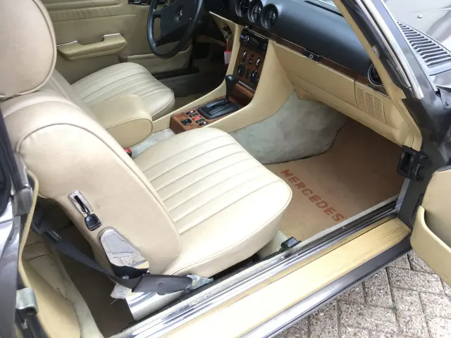 Mercedes-Benz 280 SL 1984 foto 16