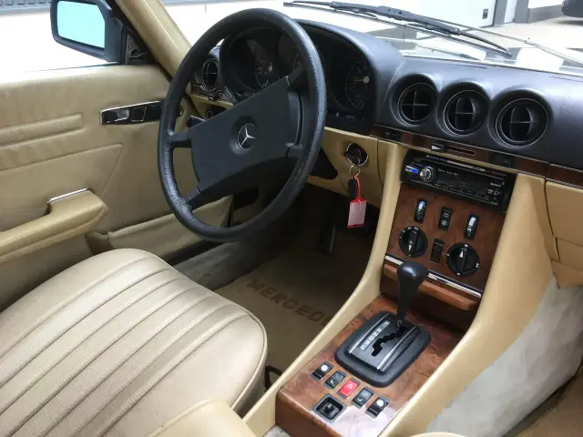 Mercedes-Benz 280 SL 1984 foto 18