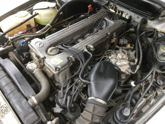 Mercedes-Benz 280 SL 1984 foto 19