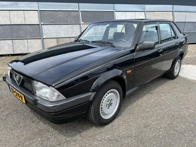 Alfa Romeo 75 2.0 TS 1990 foto 5