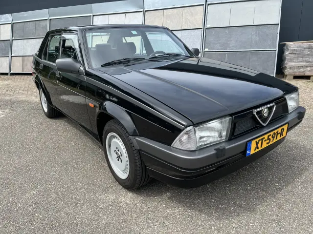 Alfa Romeo 75 2.0 TS 1990