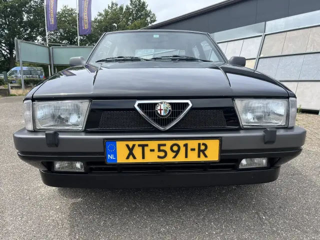 Alfa Romeo 75 2.0 TS 1990 foto 11