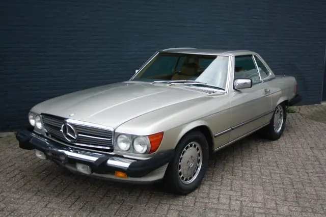 Verkochte Mercedes-Benz 560SL bij Alfa Mario