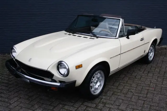 Verkochte Fiat 124 Spider bij Alfa Mario