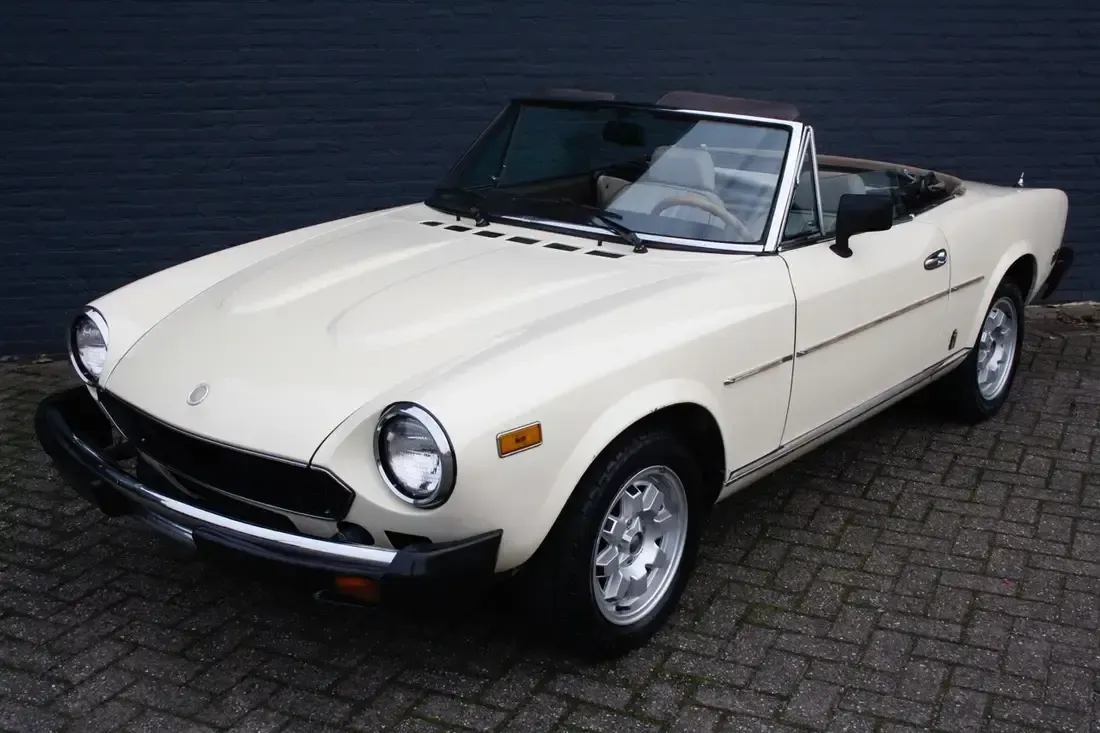 Verkochte Fiat 124 Spider bij Alfa Mario